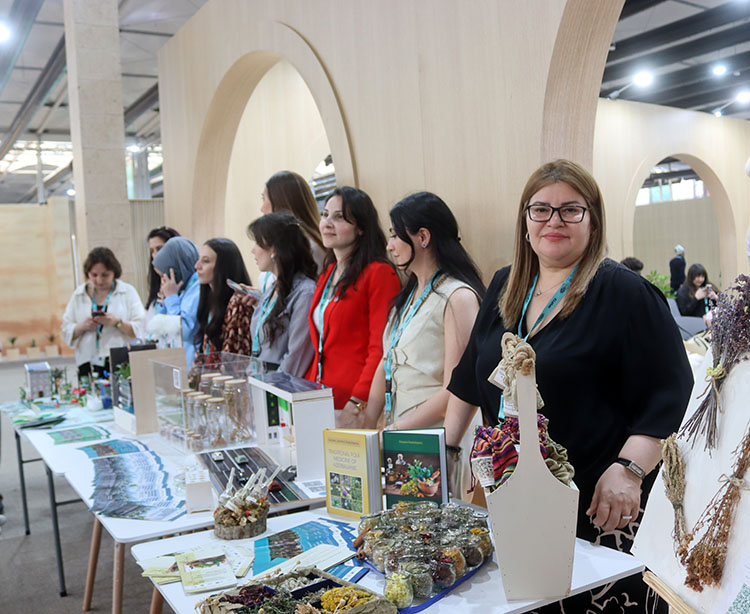 WUF13-də urban ekosistemlərinin yaşıllaşdırılmasına həsr olunan sərgi maraqla qarşılandı